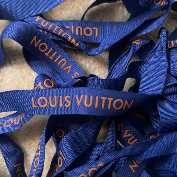 Louis Vuitton ribbons - Picture 2 of 2